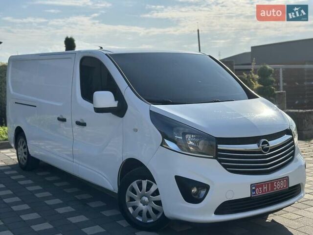 Белый Опель Виваро, объемом двигателя 1.6 л и пробегом 265 тыс. км за 12500 $, фото 1 на Automoto.ua