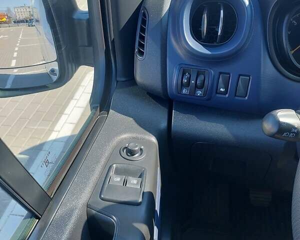 Белый Опель Виваро, объемом двигателя 1.6 л и пробегом 233 тыс. км за 12900 $, фото 15 на Automoto.ua