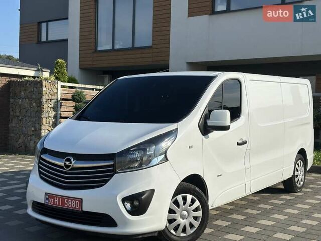 Белый Опель Виваро, объемом двигателя 1.6 л и пробегом 265 тыс. км за 12500 $, фото 5 на Automoto.ua