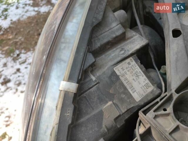 Белый Опель Виваро, объемом двигателя 1.6 л и пробегом 389 тыс. км за 12100 $, фото 2 на Automoto.ua