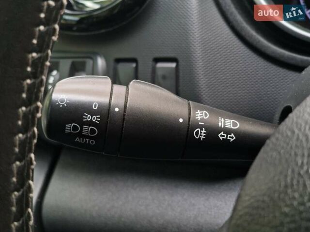 Белый Опель Виваро, объемом двигателя 1.6 л и пробегом 192 тыс. км за 14990 $, фото 58 на Automoto.ua