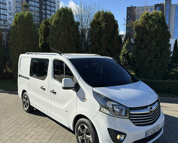 Білий Опель Віваро, об'ємом двигуна 1.6 л та пробігом 243 тис. км за 16200 $, фото 1 на Automoto.ua