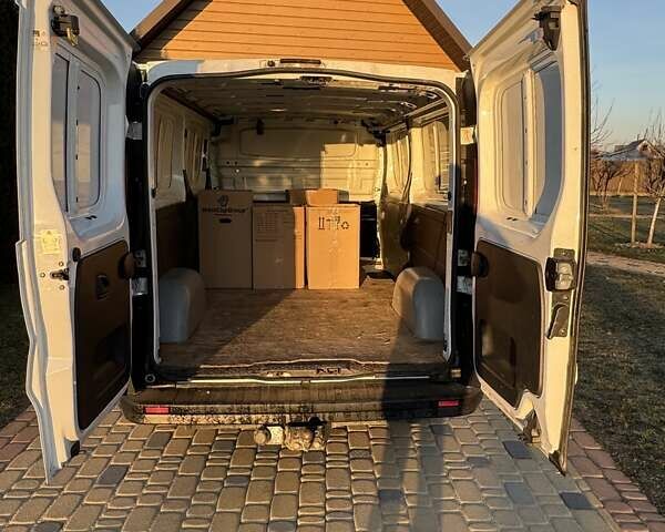 Білий Опель Віваро, об'ємом двигуна 1.6 л та пробігом 300 тис. км за 11200 $, фото 9 на Automoto.ua