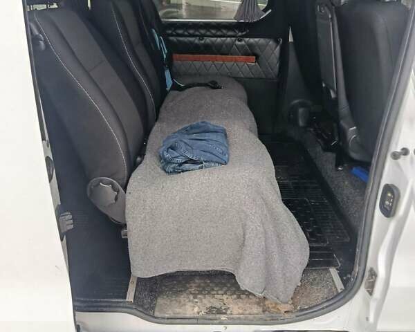 Белый Опель Виваро, объемом двигателя 1.6 л и пробегом 199 тыс. км за 14800 $, фото 11 на Automoto.ua