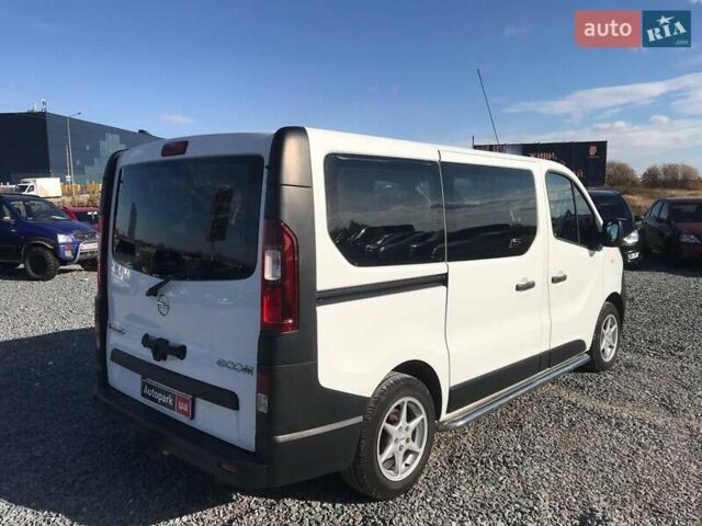 Белый Опель Виваро, объемом двигателя 1.6 л и пробегом 196 тыс. км за 14990 $, фото 6 на Automoto.ua