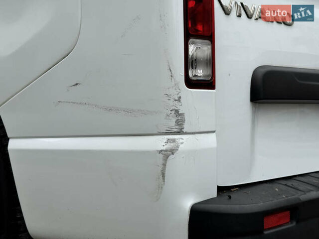 Белый Опель Виваро, объемом двигателя 1.6 л и пробегом 186 тыс. км за 15500 $, фото 7 на Automoto.ua