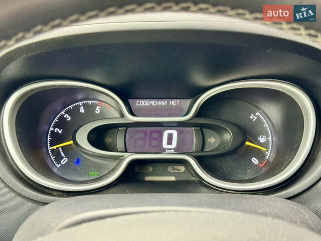 Белый Опель Виваро, объемом двигателя 1.6 л и пробегом 186 тыс. км за 15500 $, фото 19 на Automoto.ua