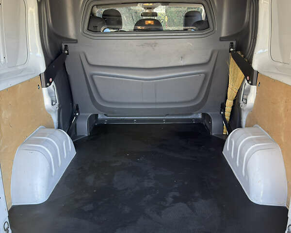 Білий Опель Віваро, об'ємом двигуна 1.6 л та пробігом 243 тис. км за 16200 $, фото 26 на Automoto.ua