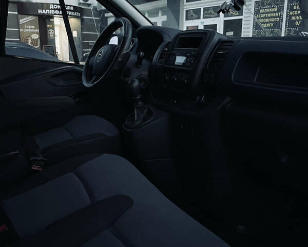 Білий Опель Віваро, об'ємом двигуна 1.6 л та пробігом 120 тис. км за 13500 $, фото 11 на Automoto.ua