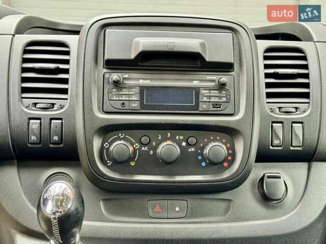 Белый Опель Виваро, объемом двигателя 1.6 л и пробегом 186 тыс. км за 15500 $, фото 20 на Automoto.ua