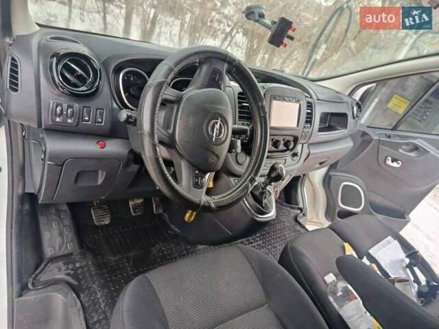 Белый Опель Виваро, объемом двигателя 1.6 л и пробегом 199 тыс. км за 14800 $, фото 14 на Automoto.ua