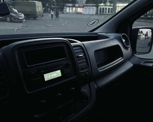 Білий Опель Віваро, об'ємом двигуна 1.6 л та пробігом 120 тис. км за 13500 $, фото 6 на Automoto.ua
