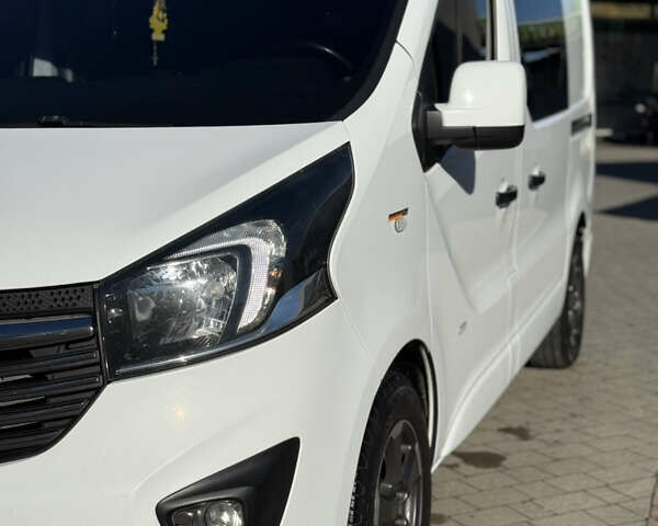 Білий Опель Віваро, об'ємом двигуна 1.6 л та пробігом 243 тис. км за 16200 $, фото 17 на Automoto.ua