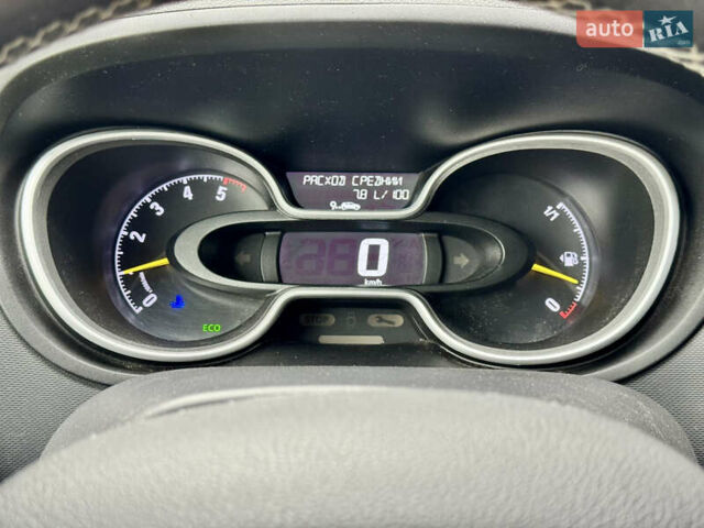 Белый Опель Виваро, объемом двигателя 1.6 л и пробегом 186 тыс. км за 15500 $, фото 16 на Automoto.ua