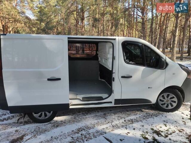 Белый Опель Виваро, объемом двигателя 1.6 л и пробегом 389 тыс. км за 12100 $, фото 28 на Automoto.ua