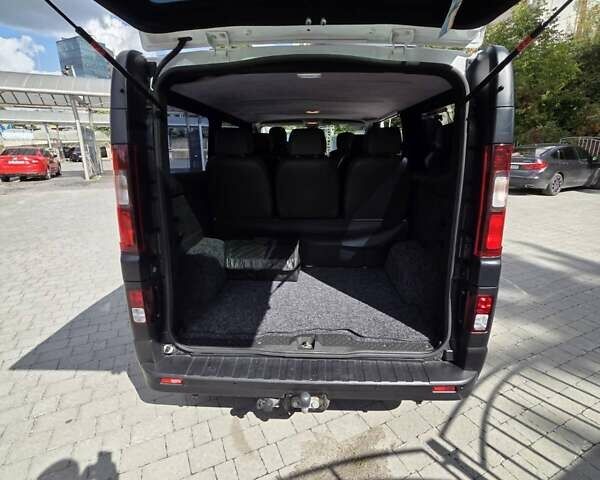 Белый Опель Виваро, объемом двигателя 1.6 л и пробегом 152 тыс. км за 14700 $, фото 2 на Automoto.ua