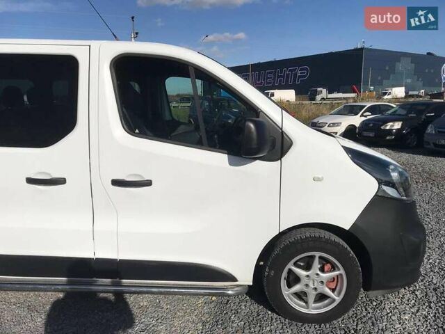 Белый Опель Виваро, объемом двигателя 1.6 л и пробегом 196 тыс. км за 14990 $, фото 5 на Automoto.ua