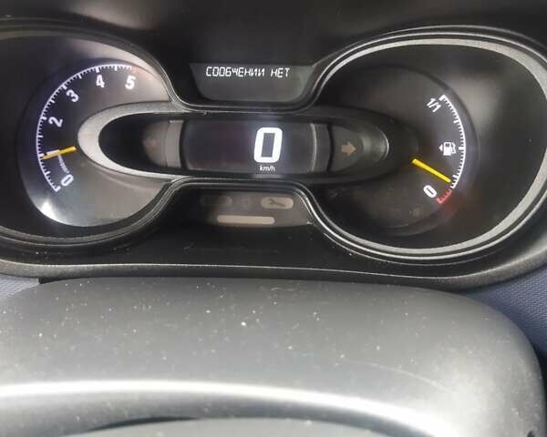 Белый Опель Виваро, объемом двигателя 1.6 л и пробегом 230 тыс. км за 14100 $, фото 8 на Automoto.ua