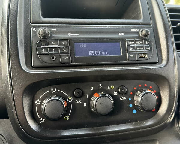 Білий Опель Віваро, об'ємом двигуна 1.6 л та пробігом 300 тис. км за 12400 $, фото 11 на Automoto.ua