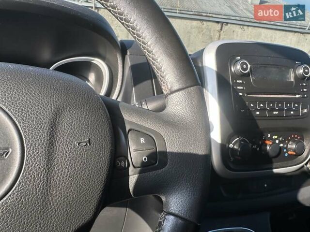 Белый Опель Виваро, объемом двигателя 1.6 л и пробегом 265 тыс. км за 12500 $, фото 15 на Automoto.ua