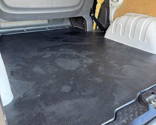 Білий Опель Віваро, об'ємом двигуна 1.6 л та пробігом 243 тис. км за 16200 $, фото 27 на Automoto.ua