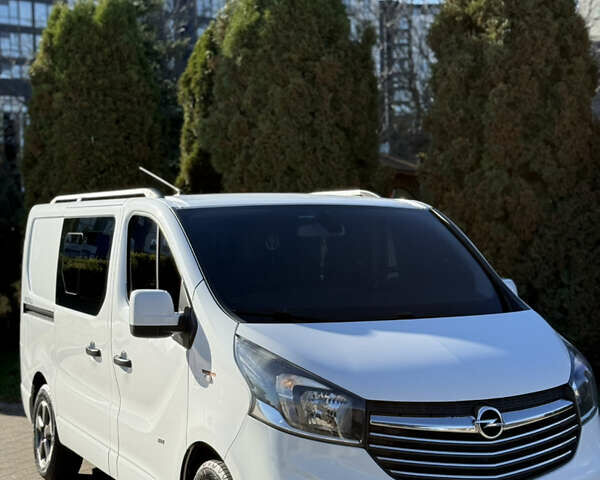 Білий Опель Віваро, об'ємом двигуна 1.6 л та пробігом 243 тис. км за 16200 $, фото 3 на Automoto.ua
