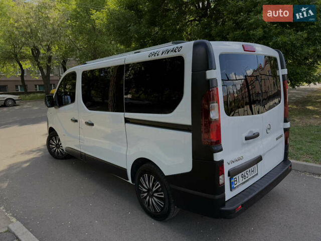 Белый Опель Виваро, объемом двигателя 1.6 л и пробегом 184 тыс. км за 13200 $, фото 7 на Automoto.ua