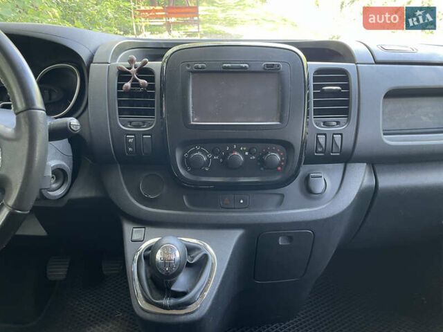 Белый Опель Виваро, объемом двигателя 1.6 л и пробегом 264 тыс. км за 14400 $, фото 16 на Automoto.ua