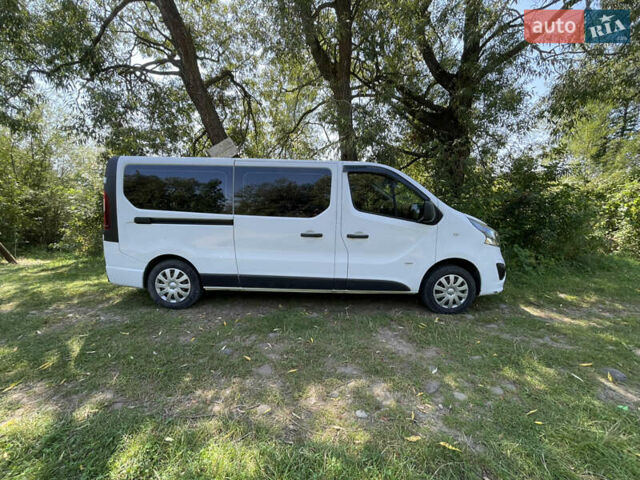 Белый Опель Виваро, объемом двигателя 1.6 л и пробегом 260 тыс. км за 12900 $, фото 2 на Automoto.ua