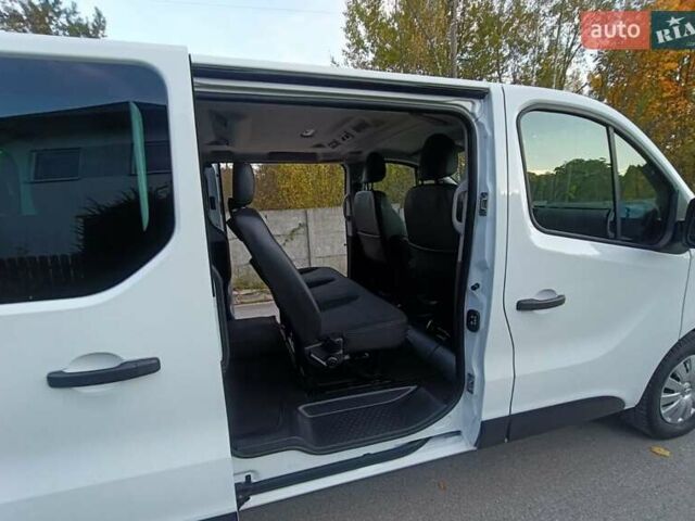 Белый Опель Виваро, объемом двигателя 1.6 л и пробегом 136 тыс. км за 12500 $, фото 11 на Automoto.ua