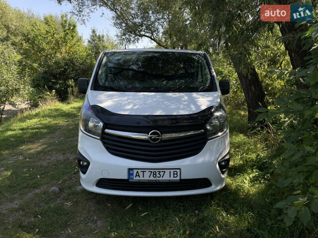 Белый Опель Виваро, объемом двигателя 1.6 л и пробегом 260 тыс. км за 12900 $, фото 9 на Automoto.ua