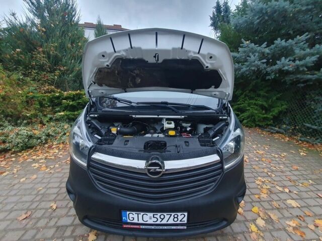 Белый Опель Виваро, объемом двигателя 1.6 л и пробегом 167 тыс. км за 12000 $, фото 5 на Automoto.ua