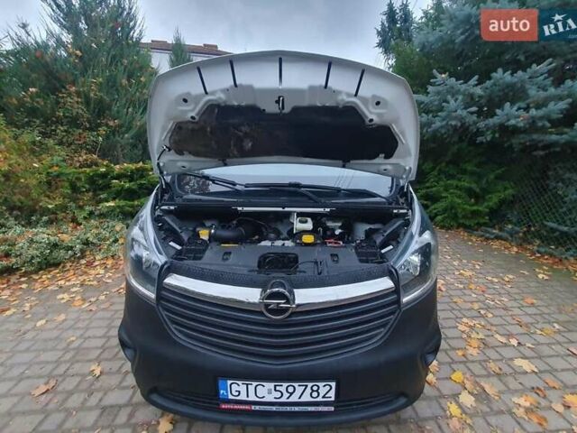 Белый Опель Виваро, объемом двигателя 1.6 л и пробегом 167 тыс. км за 13000 $, фото 12 на Automoto.ua