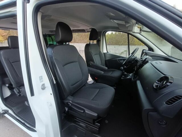 Белый Опель Виваро, объемом двигателя 1.6 л и пробегом 136 тыс. км за 11000 $, фото 21 на Automoto.ua