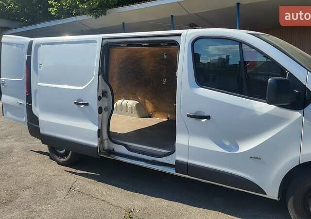 Белый Опель Виваро, объемом двигателя 1.6 л и пробегом 275 тыс. км за 11500 $, фото 11 на Automoto.ua
