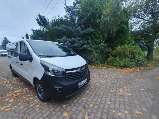 Белый Опель Виваро, объемом двигателя 1.6 л и пробегом 167 тыс. км за 11500 $, фото 1 на Automoto.ua