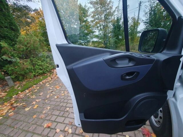 Белый Опель Виваро, объемом двигателя 1.6 л и пробегом 167 тыс. км за 11500 $, фото 8 на Automoto.ua