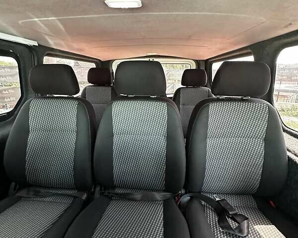 Белый Опель Виваро, объемом двигателя 1.6 л и пробегом 348 тыс. км за 15899 $, фото 6 на Automoto.ua