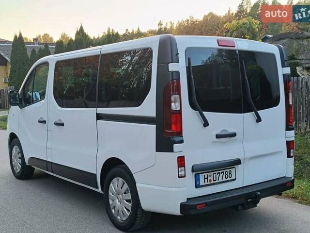 Белый Опель Виваро, объемом двигателя 1.6 л и пробегом 136 тыс. км за 12500 $, фото 1 на Automoto.ua