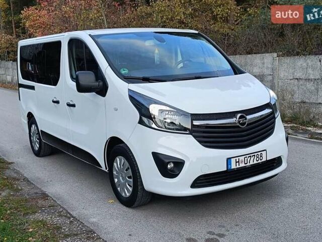 Белый Опель Виваро, объемом двигателя 1.6 л и пробегом 136 тыс. км за 12500 $, фото 7 на Automoto.ua