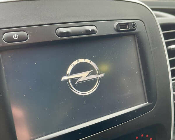 Білий Опель Віваро, об'ємом двигуна 1.6 л та пробігом 182 тис. км за 16499 $, фото 23 на Automoto.ua