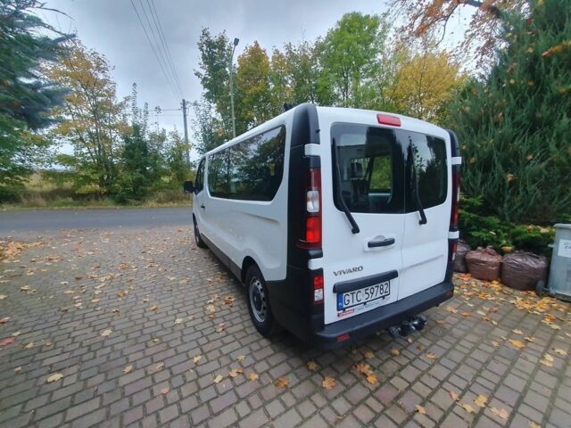 Белый Опель Виваро, объемом двигателя 1.6 л и пробегом 167 тыс. км за 12000 $, фото 4 на Automoto.ua