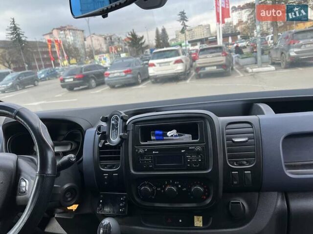 Белый Опель Виваро, объемом двигателя 1.6 л и пробегом 300 тыс. км за 16500 $, фото 7 на Automoto.ua