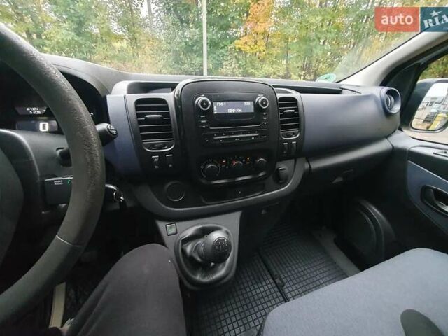 Белый Опель Виваро, объемом двигателя 1.6 л и пробегом 167 тыс. км за 13000 $, фото 11 на Automoto.ua