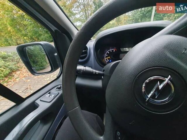 Белый Опель Виваро, объемом двигателя 1.6 л и пробегом 167 тыс. км за 13000 $, фото 10 на Automoto.ua