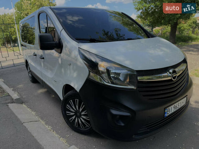 Белый Опель Виваро, объемом двигателя 1.6 л и пробегом 184 тыс. км за 13200 $, фото 6 на Automoto.ua