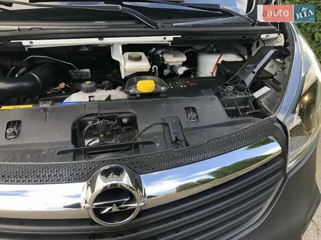 Белый Опель Виваро, объемом двигателя 1.6 л и пробегом 122 тыс. км за 16300 $, фото 22 на Automoto.ua