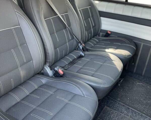 Белый Опель Виваро, объемом двигателя 1.6 л и пробегом 122 тыс. км за 16300 $, фото 8 на Automoto.ua