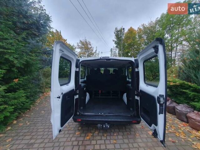 Белый Опель Виваро, объемом двигателя 1.6 л и пробегом 167 тыс. км за 13000 $, фото 7 на Automoto.ua