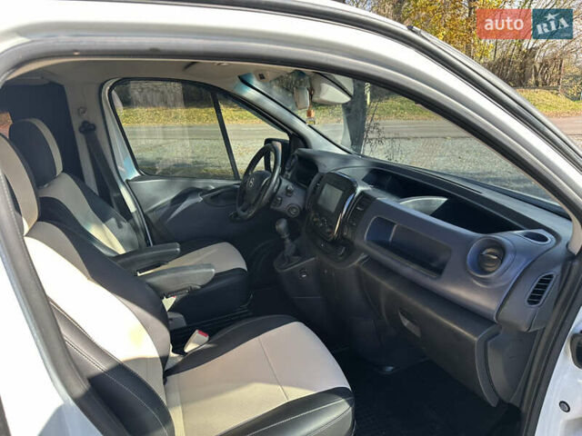 Белый Опель Виваро, объемом двигателя 1.6 л и пробегом 272 тыс. км за 12999 $, фото 14 на Automoto.ua